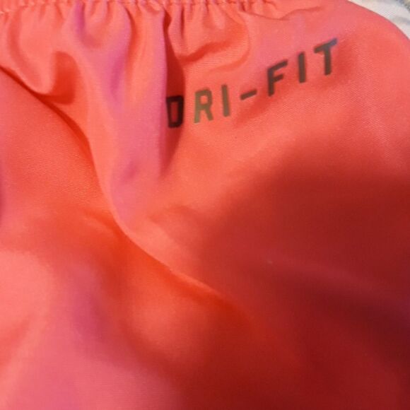 Nike DRI-FIT Hot Pink Athletic Shorts 3-4y… - Picture 4 of 6